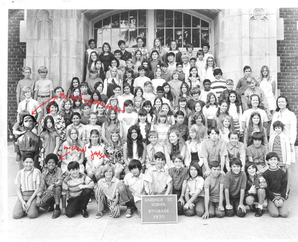 Photo de classe avec Michael Jakcson, Jocie et le robot en 1970